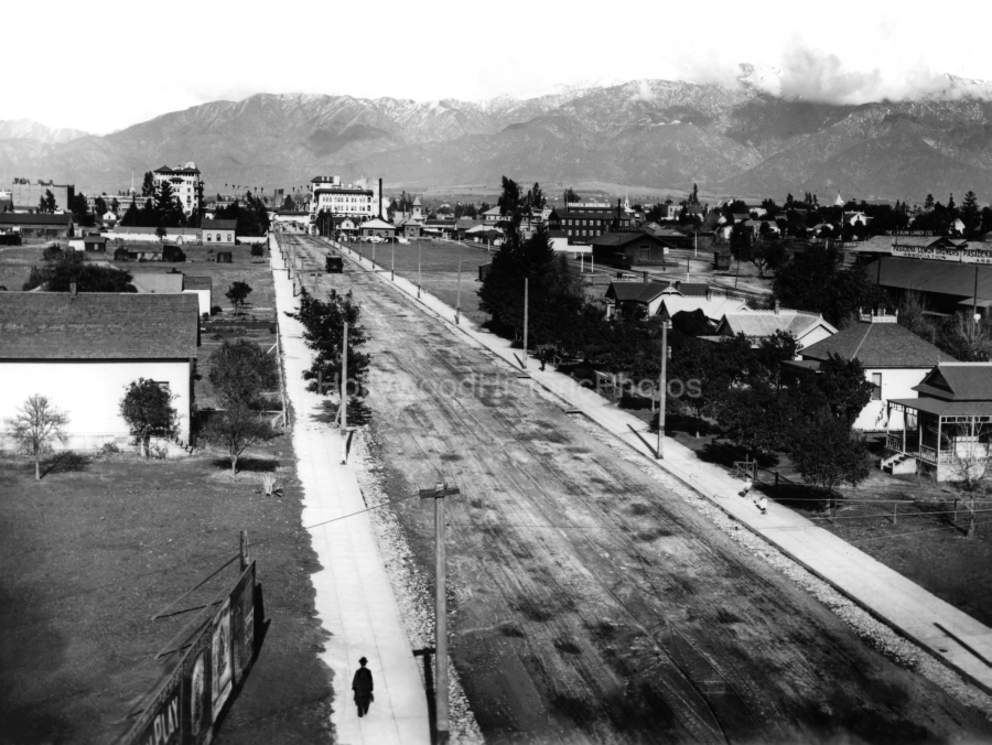Pasadena 1902 Raymond Ave. view north to the Castle Green Hotel wm.jpg